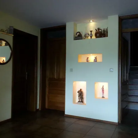 Nella * קוסטרנה